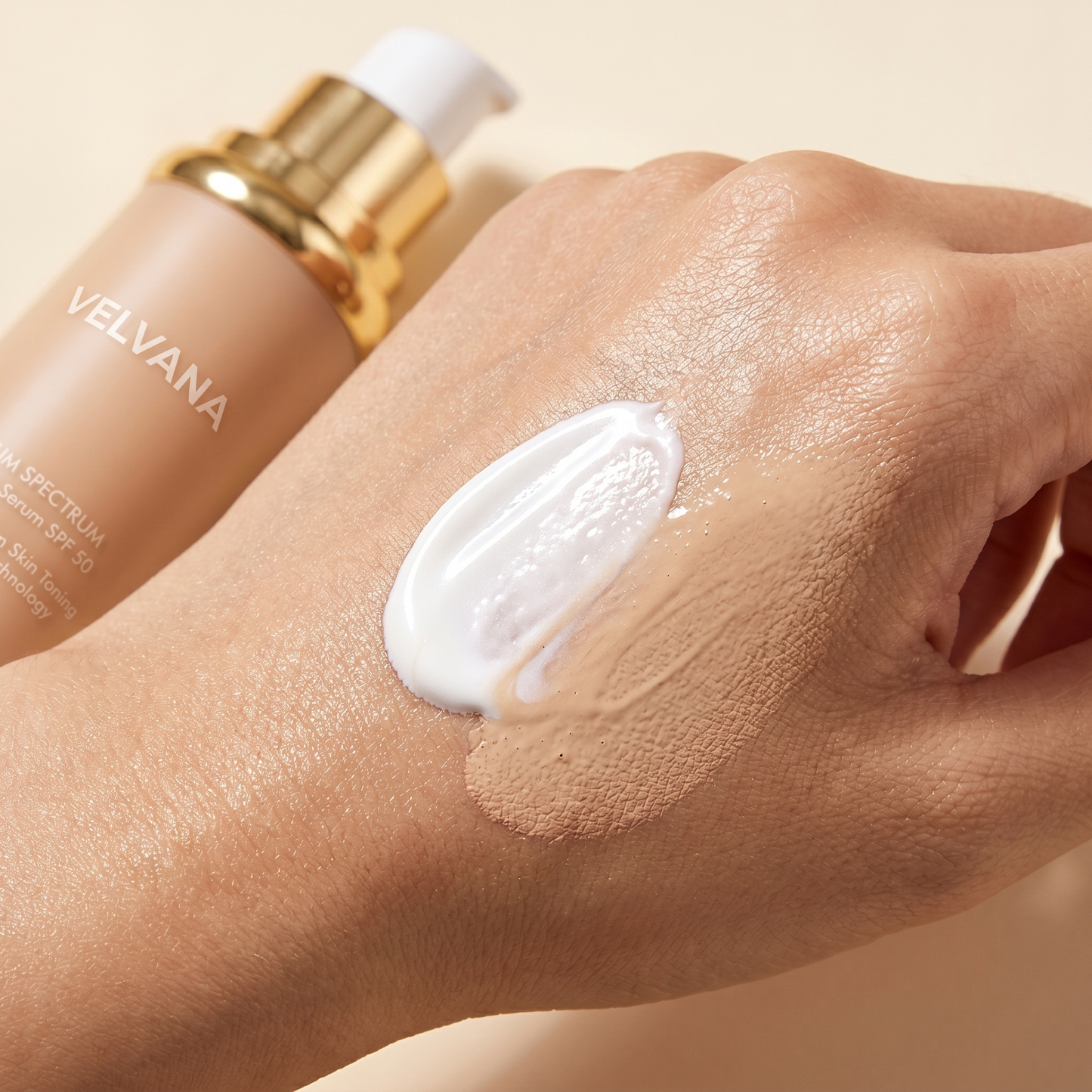 Color Adapting 4-in-1 Foundation